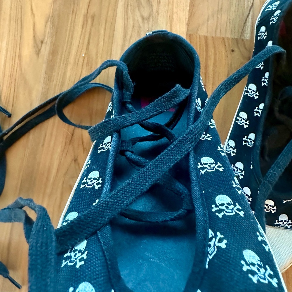 Super Rare Report Lace-Up Skull Y2K Sneakers - Picture 9 of 16